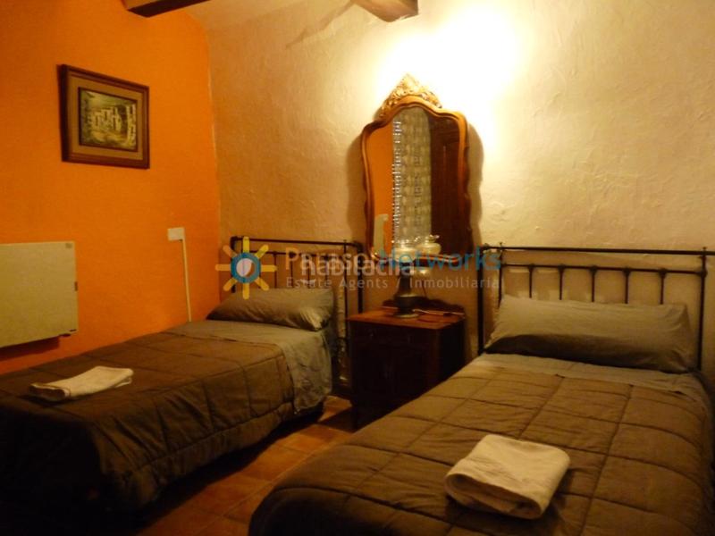 Foto f94b8cfc-3a18-42ab-916b-f38d1ee52177. Edificio en Palomar