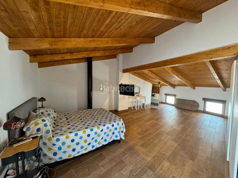 Foto 7d7949a1-f46e-4c45-bd67-6bd8d6022fd8. Casa aparellada amb xemeneia a Oliva pueblo Oliva