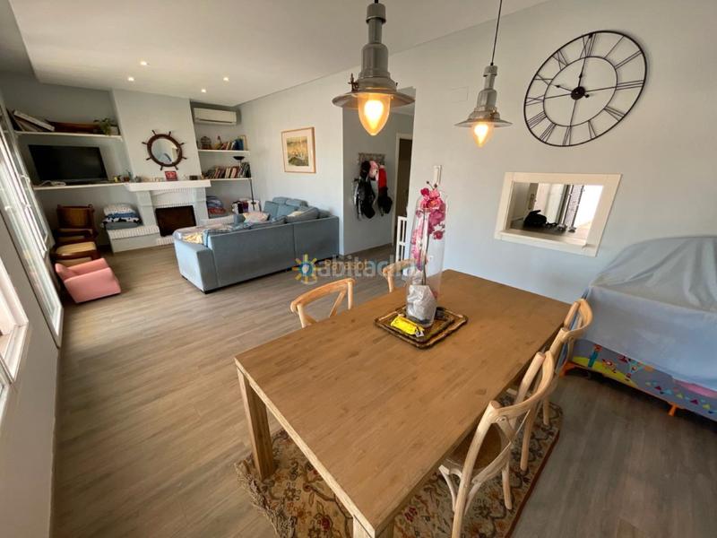 Foto becab1a6-ba69-4b3a-b880-5f391f90b838. Lloguer casa adossada amb xemeneia aparcament a Miramar