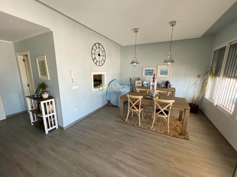 Foto e05130e3-57dd-4bcf-9089-8471ae4ea4b1. Rent semi detached house with fireplace parking in Miramar