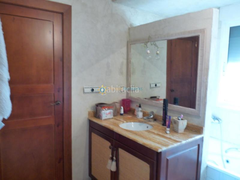 Foto f1fd907b-23f0-4e7b-883f-43c66a2556d4. Chalet avec cheminée chauffage parking dans Oliva pueblo Oliva