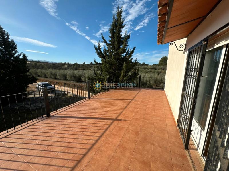 Foto 23a37aa7-9b3a-4e29-9c31-3f3405cc19bd. Masia amb xemeneia aparcament a Palomar