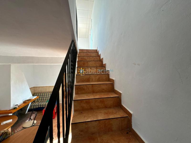 Foto 2dbaaeee-7249-4d0b-b0a1-86ca7842d738. Masia amb xemeneia aparcament a Palomar