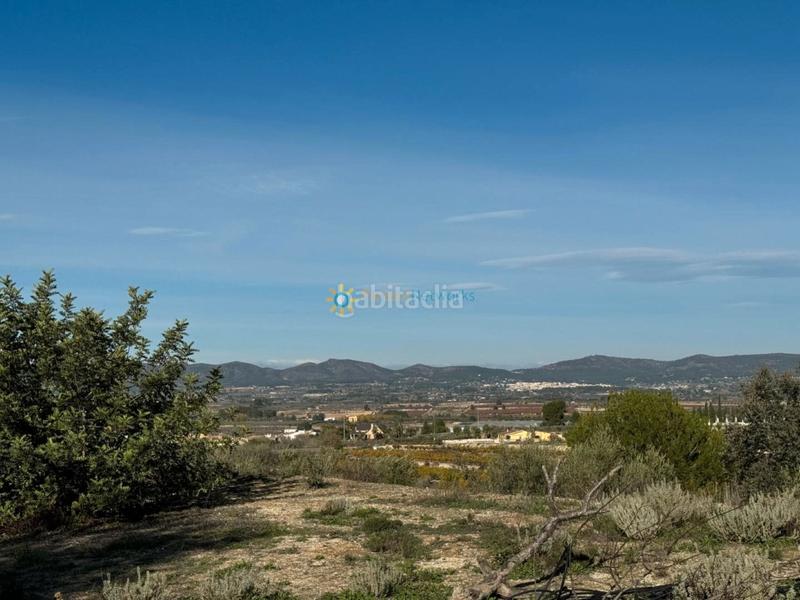 Foto 85f9632b-6a34-4dee-9ce3-fa32f206a742. Masia amb xemeneia aparcament a Palomar