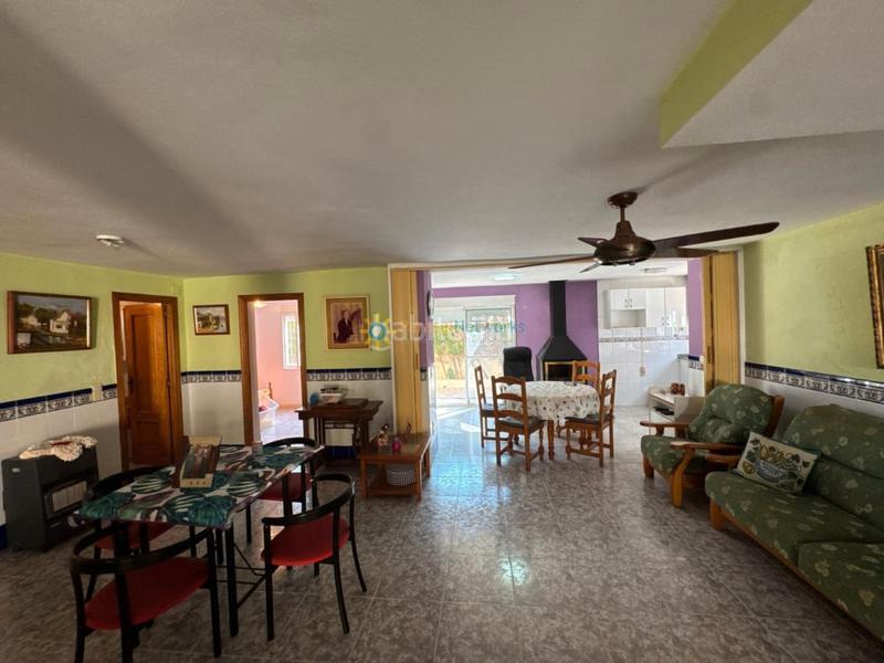 Foto 162212bf-dc86-4334-84e1-907ad8adc32c. Chalet con camino parcheggio piscina in Daimús