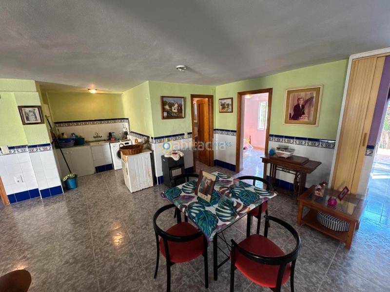 Foto 220518d2-dc1e-4d64-8b24-43fcd94a540b. Chalet con camino parcheggio piscina in Daimús