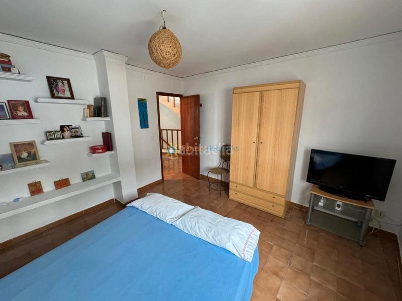 Foto c46fabb2-d9b0-4cc3-babb-b8de75f1df82. Towny house in Oliva pueblo Oliva