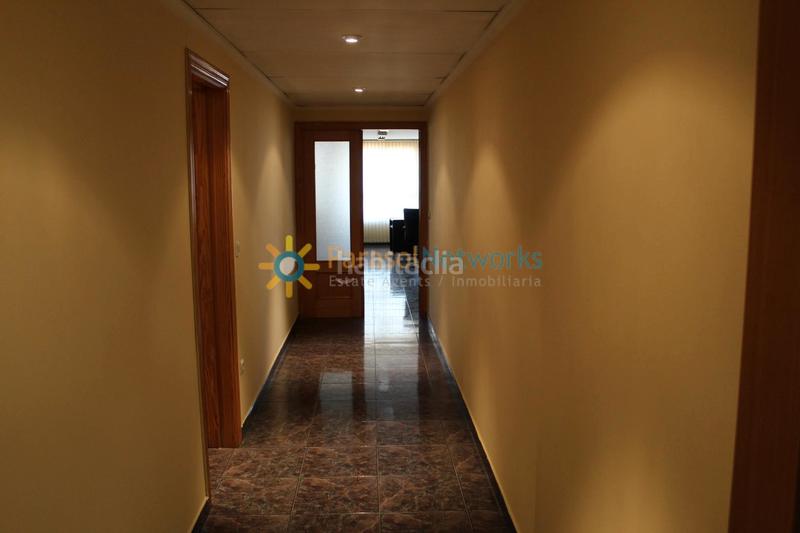 Foto 66bcc107-6e34-4fa0-b225-416a787edec9. Location bureau dans Oliva pueblo Oliva