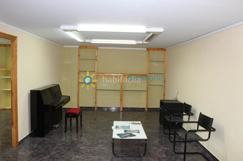 Foto def256de-ba09-4c49-a408-ee9053383bdc. Location bureau dans Oliva pueblo Oliva