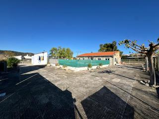 Chalet in Salem. A solo 300metros de salem,