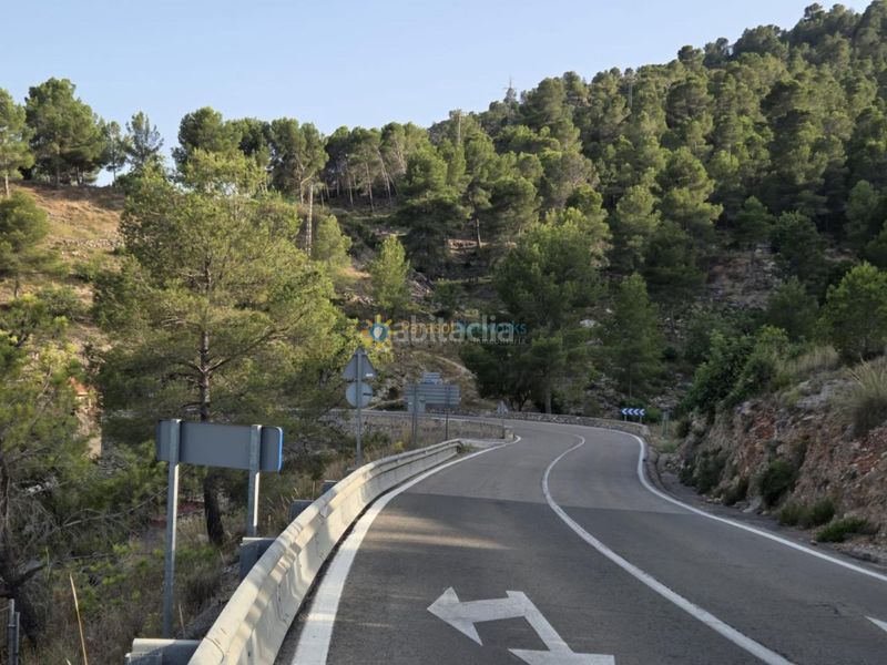 Foto a9180a75-b731-413f-9d78-114c55de086b. Casa aparellada amb xemeneia a Sumacàrcer