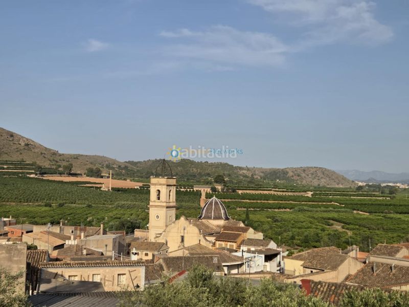 Foto b9860b82-6249-4367-b747-6df23abb62d8. Casa aparellada amb xemeneia a Sumacàrcer