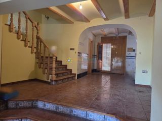 Casa aparellada a Planes. Casa en venta en planes