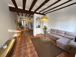 Casa a Oliva Pueblo. Casa de venta en oliva