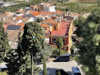 Building in Ador. Negocio con vivienda en ador