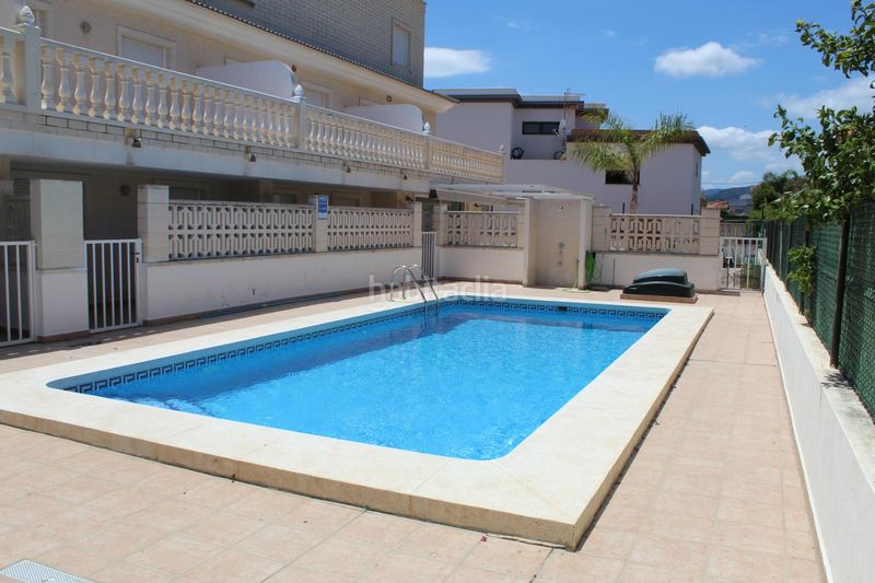 Foto 4ea7e49a-fcdf-4f7d-9ecb-2f190f4529d0. Miete zweistöckige wohnung mit pool in Oliva playa Oliva