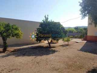 Xalet a El Llombo. Chalet de venta en onteniente