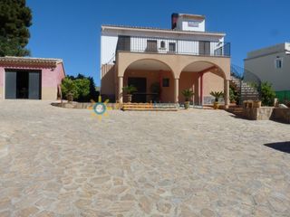 Location Chalet à Font d´en Carròs (la). Bonita villa, lista para entrar a vivir, situada a 1 km de la fo