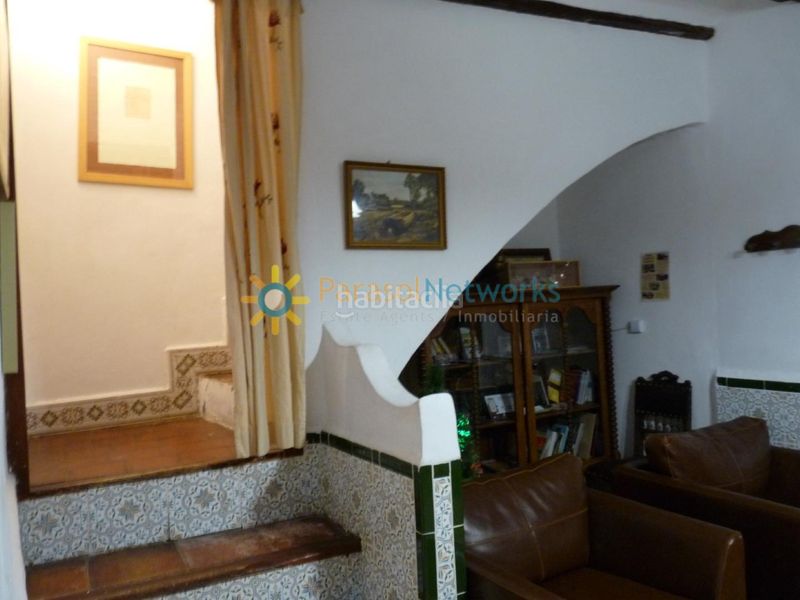 Foto 5cd2926a-3f59-4981-9035-8a8ea4ad1d2c. Edificio con piscina in Palomar