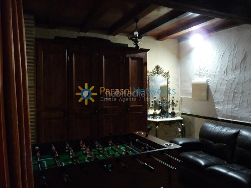 Foto a4e2fa42-baaa-4527-bfda-b76e8a3cf014. Edificio con piscina in Palomar