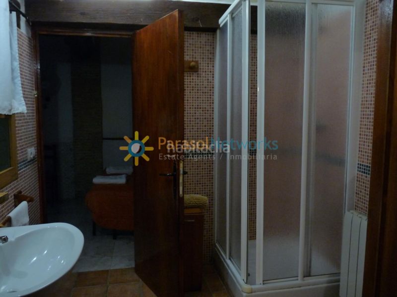 Foto a581b1d7-bd0e-4013-9b4f-5abdd0682e6d. Edificio con piscina in Palomar