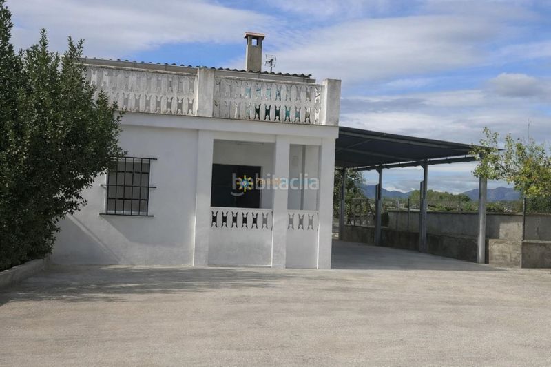 Foto 0f209d67-7ee3-41e2-88a6-96e10fb0f7cd. Masia amb xemeneia aparcament piscina a Bufali