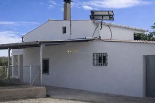 Country house in Bufali. Casa de campo a la venta en bufali