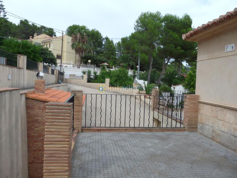 Foto cf0f4a42-7930-454c-844c-154c3c5ca5fc. Xalet amb calefacció aparcament a Oliva pueblo Oliva