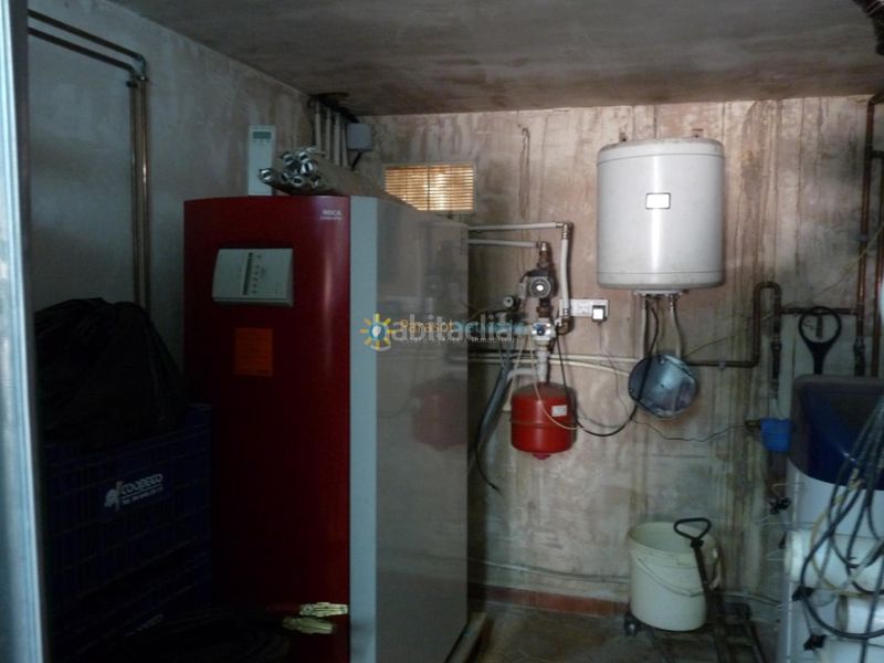 Foto eb8fa2f0-a9bf-49f2-89c0-0567456e1c9b. Xalet amb calefacció aparcament a Oliva pueblo Oliva