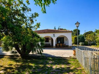 Chalet in Centro. Chalet situado en una tranquila zona de ontinyent