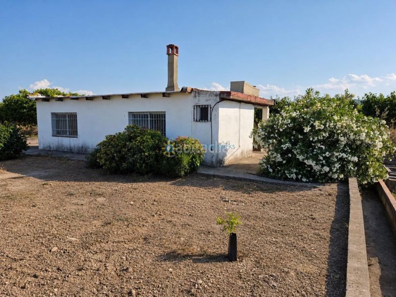 Foto 4b29bcbc-8618-42a2-ae40-7375eb430b75. Masia amb aparcament piscina a Cotes