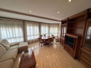 Rent Flat in Oliva Pueblo. Se alquila amplio y luminoso piso en oliva