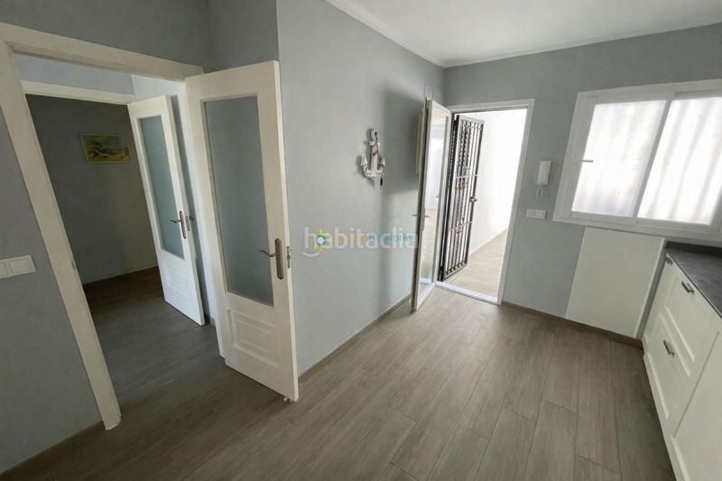 Foto 4714c246-3038-4948-ba8c-0c7323905578. Xalet amb xemeneia aparcament a Miramar