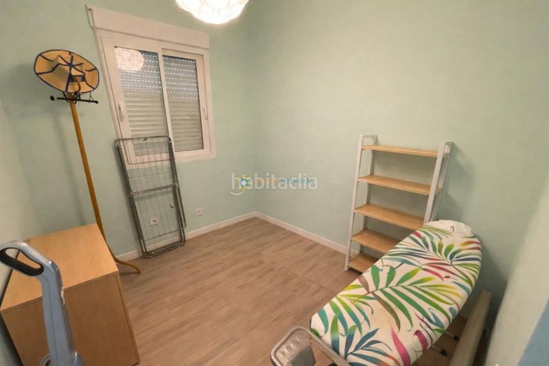 Foto b27c1918-7093-4571-8b12-7df0e713378e. Xalet amb xemeneia aparcament a Miramar