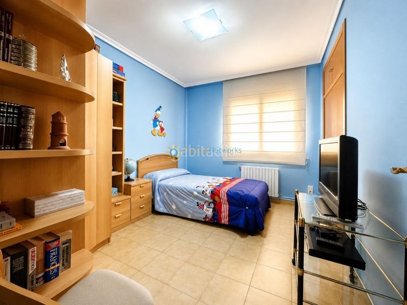 Foto 0d30a7d1-3f9d-4585-a00e-43e35b77614f. Xalet amb xemeneia aparcament a El Pilar Ontinyent