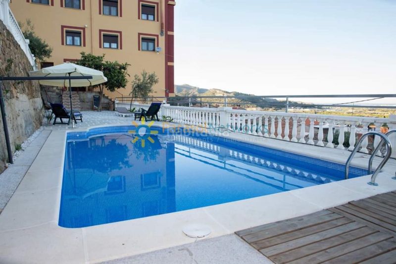 Foto 00f6288d-e500-494f-ab39-e625e18fffca. Edificio con piscina in Ador