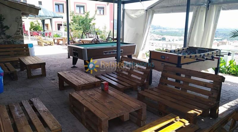 Foto 6dd746d2-b7d3-4423-b424-72a6d7fef276. Edificio con piscina in Ador