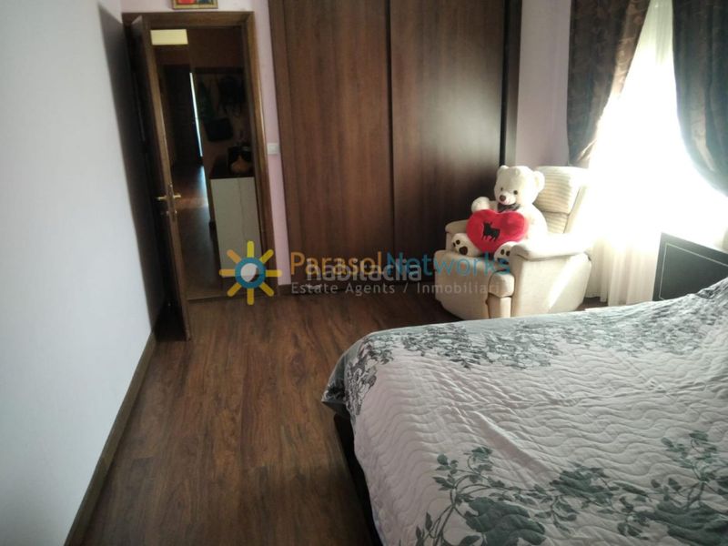 Foto a507b2c6-f1d5-444e-bbfe-3b20eb11eef0. Edificio con piscina in Ador