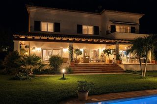 Chalet in Urbanizaciones. Chalet en venta en gandia
