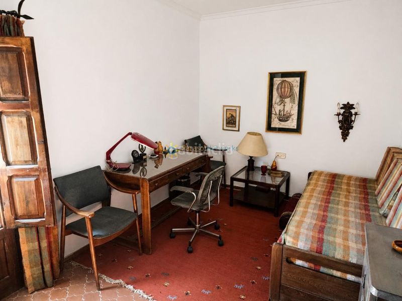 Foto 1a68856e-7765-4299-a8a5-07de7073869b. Masia amb xemeneia aparcament a Cotes
