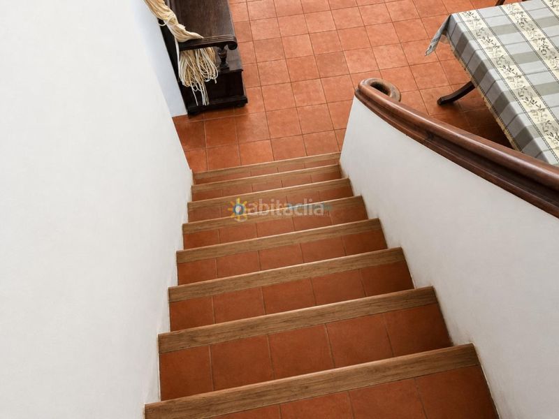 Foto 450092f6-7c27-4359-a61a-77f1d434d16b. Masia amb xemeneia aparcament a Cotes
