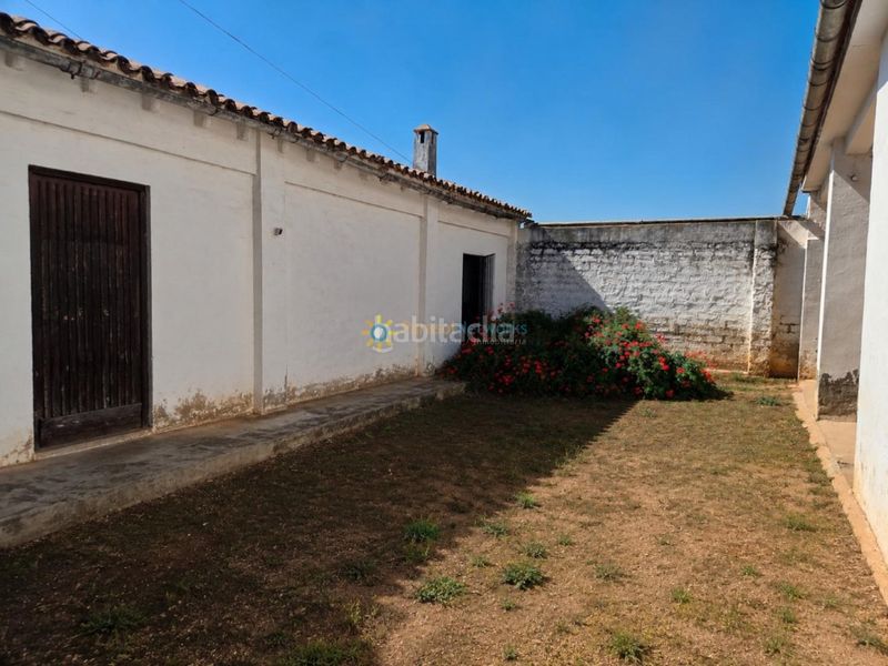 Foto 88a8c6ab-4e1c-480a-8d70-20464bc7adff. Masia amb xemeneia aparcament a Cotes