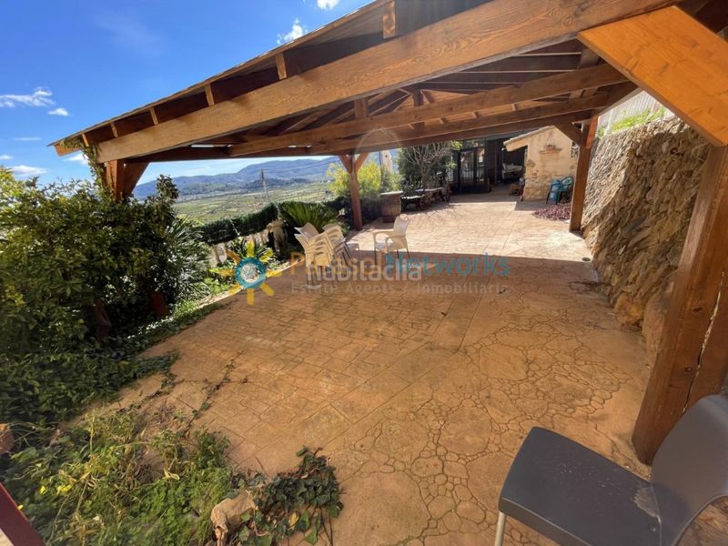 Foto 9be1d410-0fe2-40f4-be7e-c1b56cc74bb9. Casa amb aparcament piscina a Ador