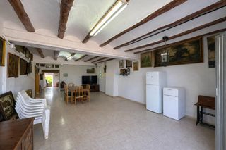 Maison jumelée à Bufali. Casa de pueblo con gran potencial en bufali