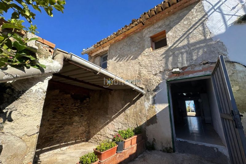 Foto f1835d87-b505-4c20-9fbe-a71dd583b1a6. Casa aparellada a Bufali