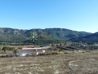 Finca rústica a Castelló de Rugat. Terreno a la venta en castelló de rugat