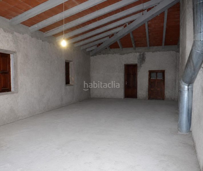 Foto ad572346-4496-407c-9e5d-6ec695b8341e. Xalet amb xemeneia calefacció piscina a Bufali
