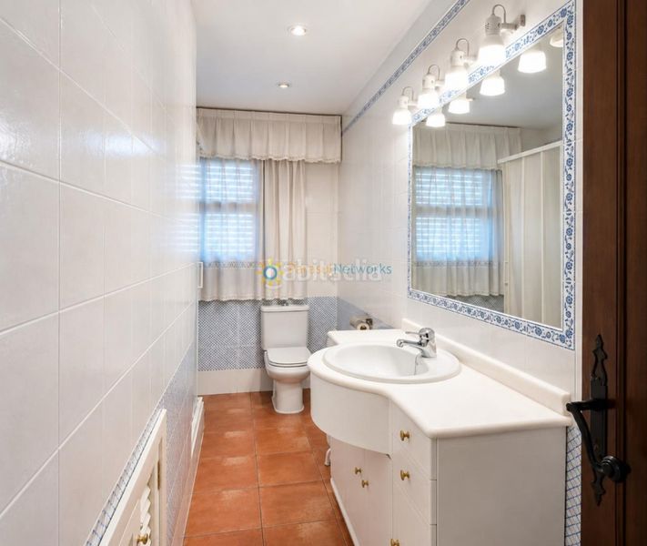 Foto 0df02ee9-af30-494d-a592-770971471249. Xalet amb xemeneia aparcament piscina a Centro Ontinyent