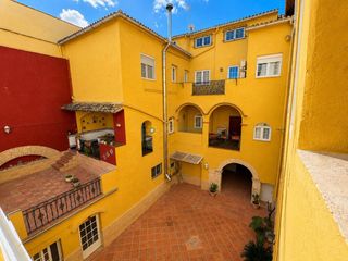 Casa aparellada a Xàtiva. Casa señorial en venta en xátiva