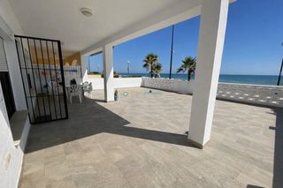 Chalet en Miramar. Chalet en venta en la playa de miramar